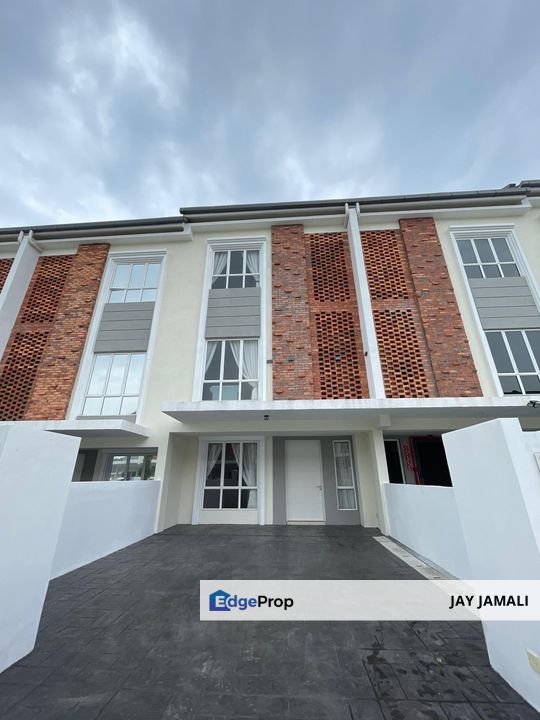 Fully Furnished 2.5 Storey Terrace @ Seni Residence Sunsuria City | Near Xiamen University & ERL | Gated Guarded, Selangor, Sepang