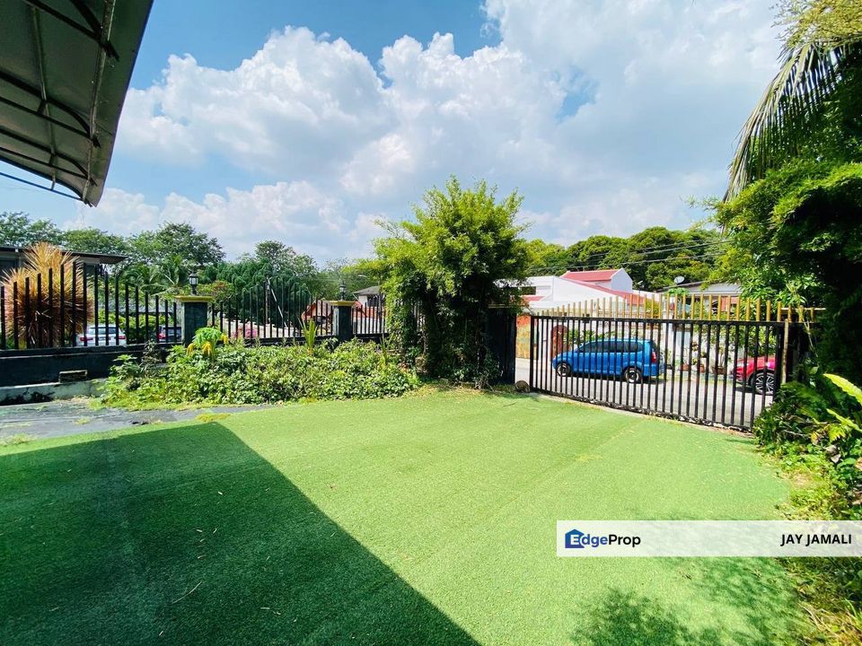 RARE BUNGALOW WITH SWIMMING POOL | BELOW RM1.7M IN SHAH ALAM FOR SALE, Selangor, Shah Alam
