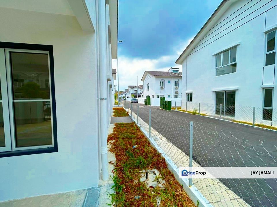 FOR RENT: Double Storey Terrace (End Lot) @ M Senyumia, Sepang, Selangor, Sepang