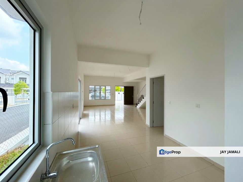 FOR RENT: Double Storey Terrace (End Lot) @ M Senyumia, Sepang, Selangor, Sepang