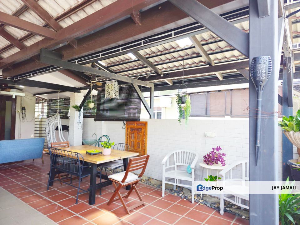 RARE END LOT! Renovated 2-Storey Terrace Facing Playground @ Taman Putra Perdana, Puchong | RM670K (Nego), Selangor, Puchong