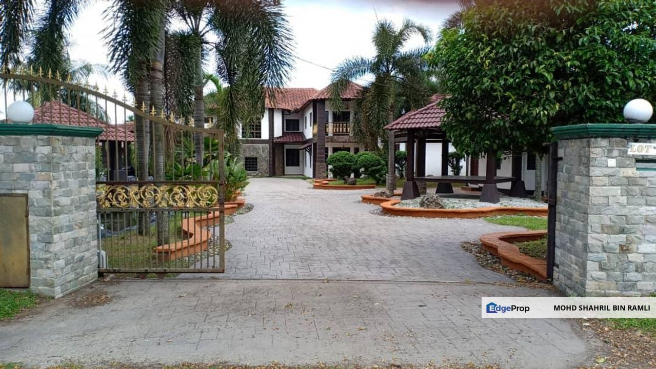 Private Pool Bungalow with Huge Land for Sale, Selangor, Sungai Buloh