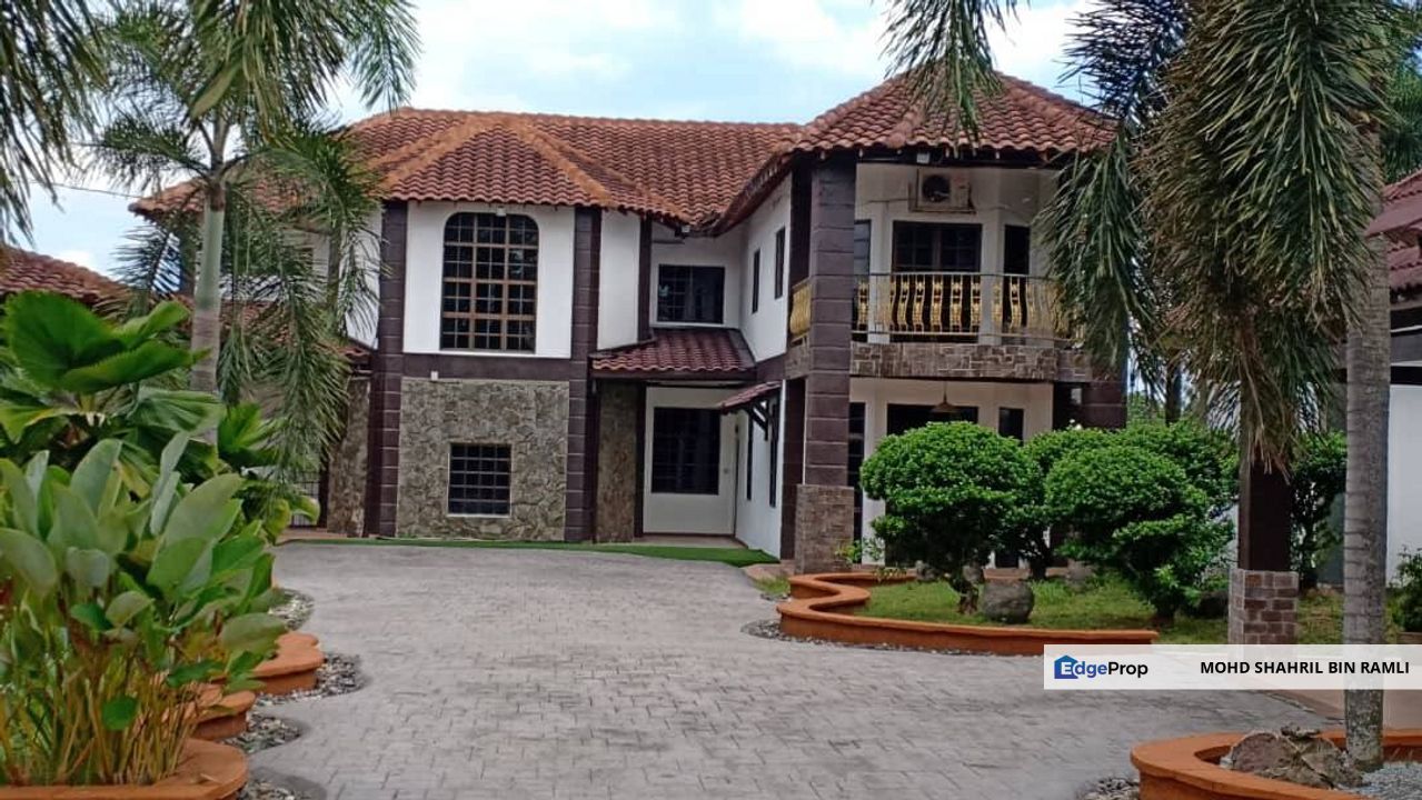 Private Pool Bungalow with Huge Land for Sale, Selangor, Sungai Buloh