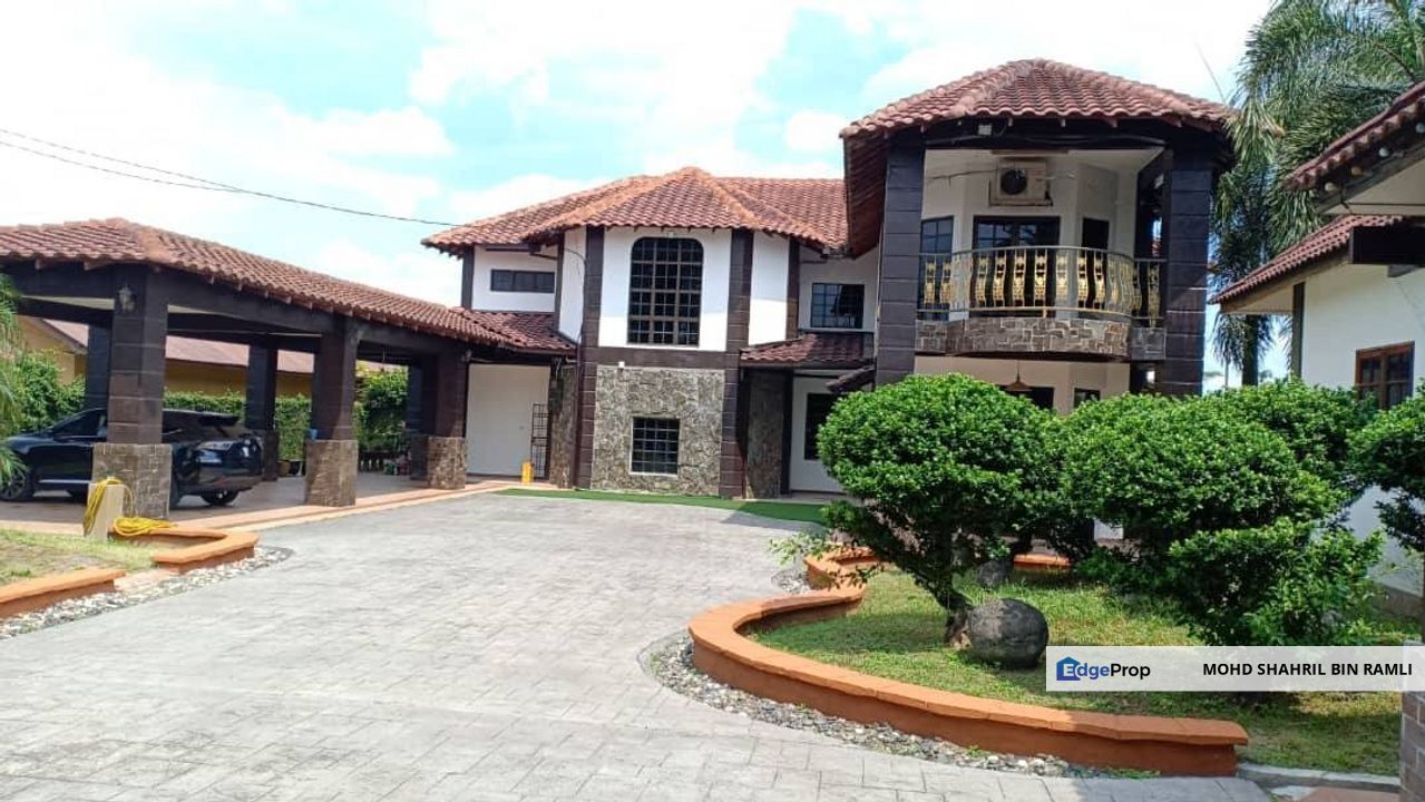 Private Pool Bungalow with Huge Land for Sale, Selangor, Sungai Buloh