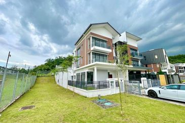 Horizon Hills The Woodlands 3 Storey Semi-D Endlot 45x80 Original Brand New Unblock View G&G