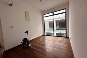 The Canal Garden South, Horizon Hills