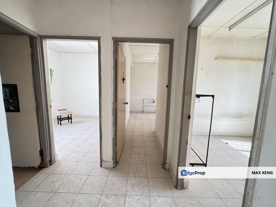 Full Loan Selesa Puteri Condominium Bandar Selesa Jaya Highest Floor Original Unit G&G, Johor, Skudai