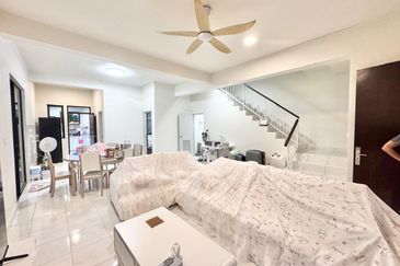 Desa Palma, Nasa City