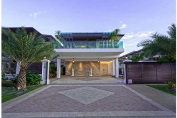 Horizon Hills Golf West Double Storey Link Bungalow Corner Fully Renovated Swimming Pool G&G