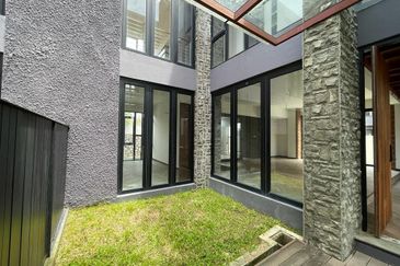 Cube On Hill ( Taman Bukit Pulai )