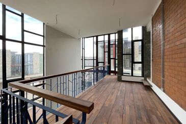 Cube On Hill ( Taman Bukit Pulai )