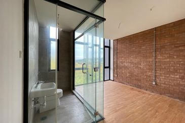 Cube On Hill ( Taman Bukit Pulai )