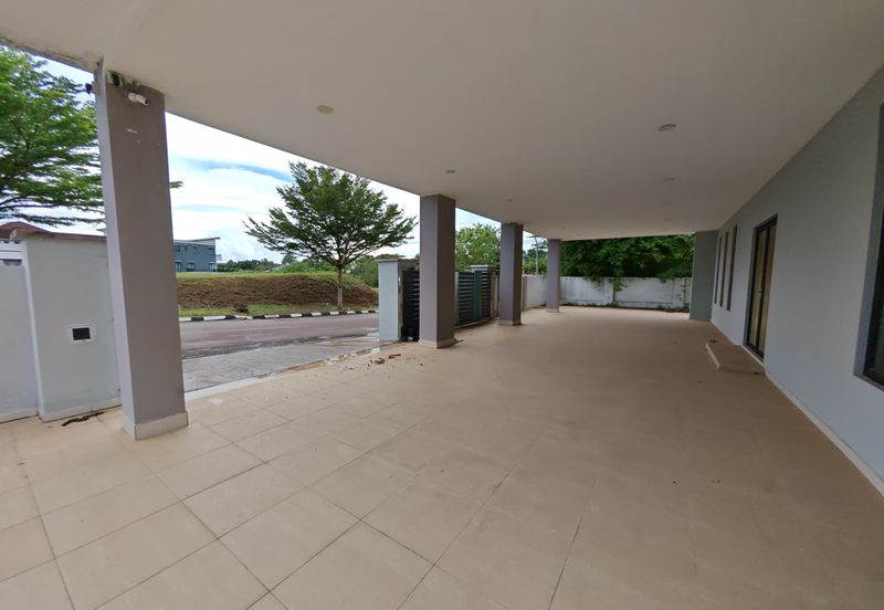 The Country Residency