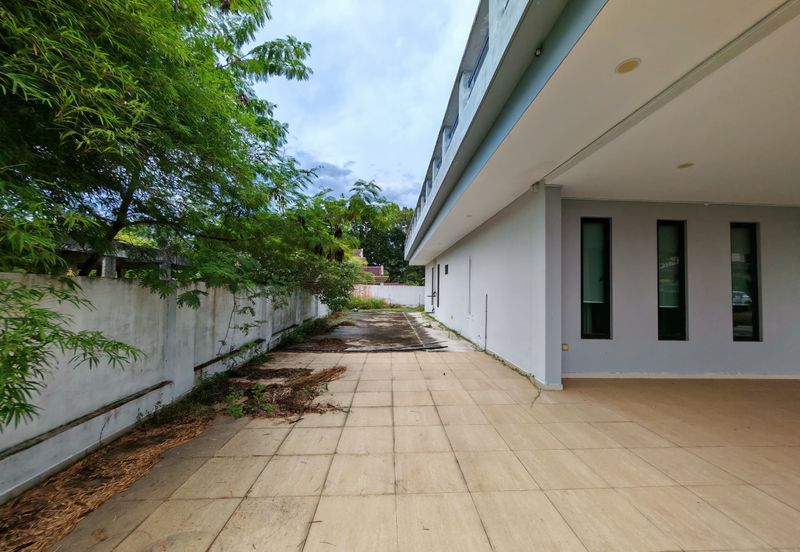 The Country Residency