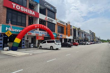 Pusat Komersial Suria (68 Avenue)