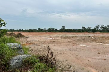 Jalan Pontian Maju Medium Industrial Land 17.9 Acres Flat Land