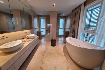 Emerald Bay @ Puteri harbour