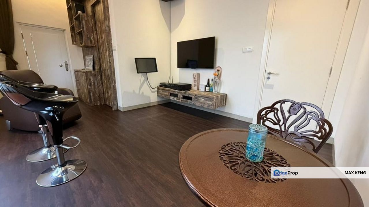 D'Serambi Taman Perling Double Storey Superlink Endlot 36x80 Fully Renovated Furnished G&G, Johor, Johor Bahru