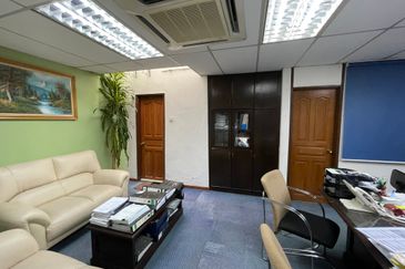 Adjoining 4.5 Storey Shop office for sale at Jalan Ipoh