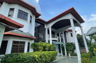 Bukit Pantai (Pantai Hill)