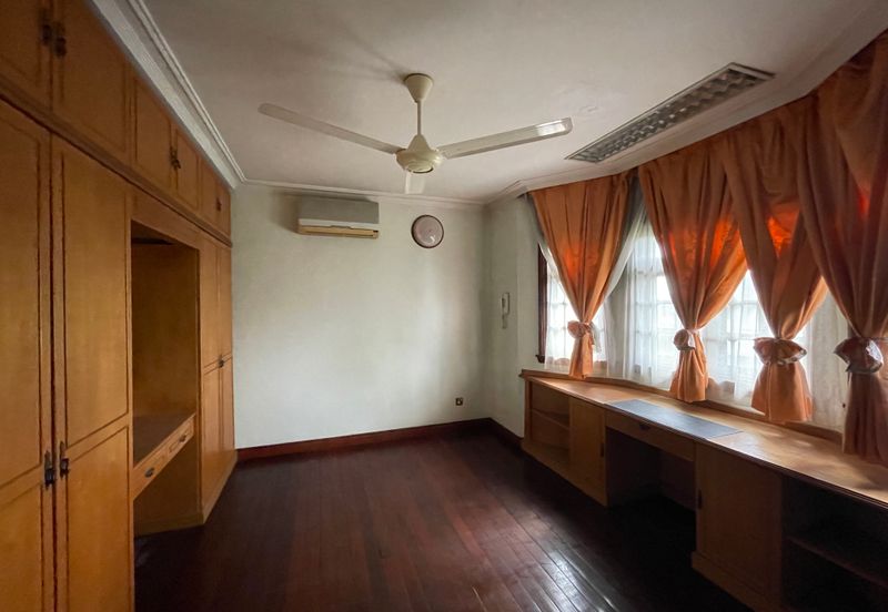 Bukit Pantai (Pantai Hill)