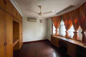 Bukit Pantai (Pantai Hill)