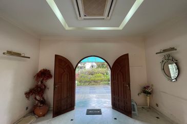 Bukit Pantai (Pantai Hill)