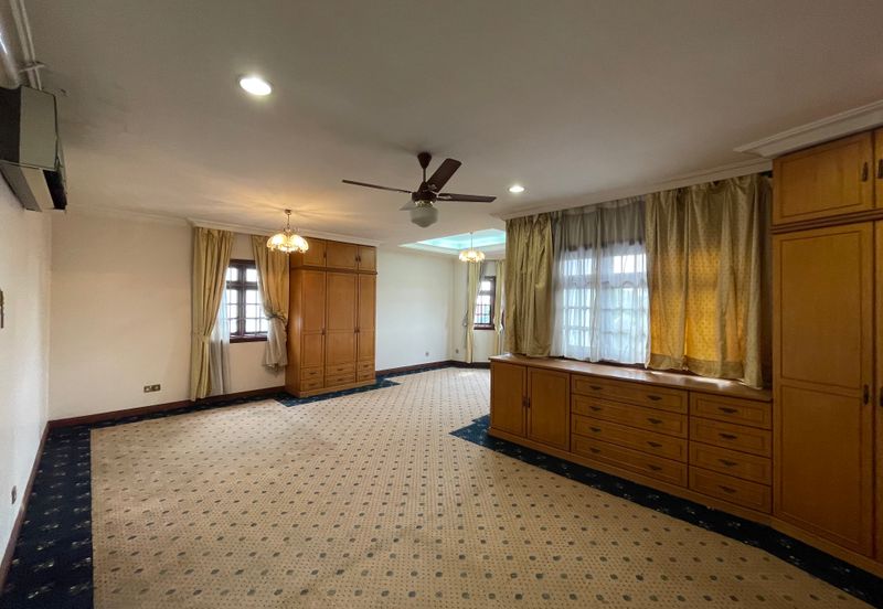 Bukit Pantai (Pantai Hill)