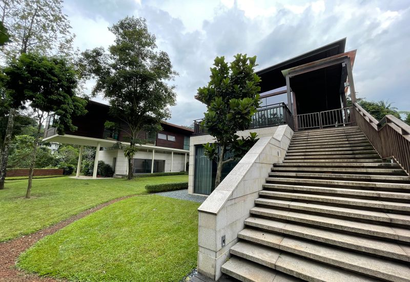 Luxury Bungalow with High Privacy sitting in Bukit Tunku!