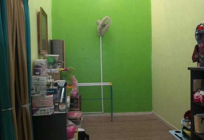 BEAUTIFUL DOUBLE STOREY HOUSE RENOVATED FOR SALE  GUARDED ( FREEHOLD )