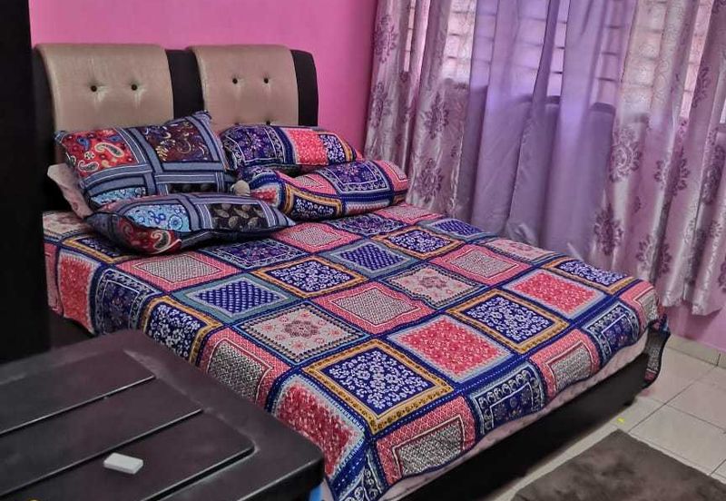 BEAUTIFUL DOUBLE STOREY HOUSE RENOVATED FOR SALE  GUARDED ( FREEHOLD )