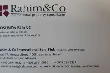 BEAUTIFUL DOUBLE STOREY HOUSE RENOVATED FOR SALE  GUARDED ( FREEHOLD )