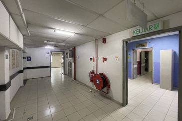 6 Adjoining shoplots in Kluang, Johor