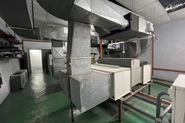 6 Adjoining shoplots in Kluang, Johor