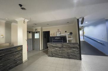 6 Adjoining shoplots in Kluang, Johor