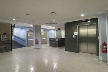 6 Adjoining shoplots in Kluang, Johor