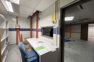 6 Adjoining shoplots in Kluang, Johor