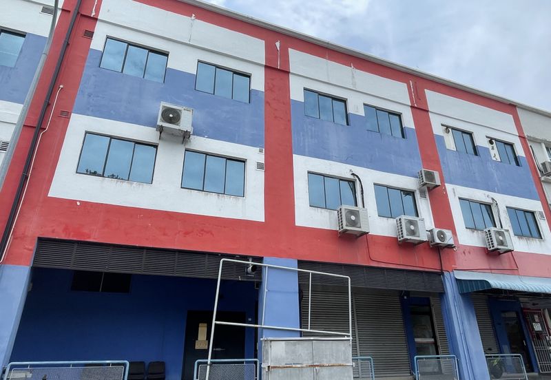 6 Adjoining shoplots in Kluang, Johor
