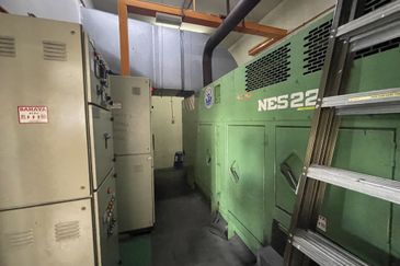 6 Adjoining shoplots in Kluang, Johor