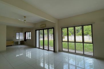 Corner Bungalow with Huge Land! Bandar Botanic, Klang