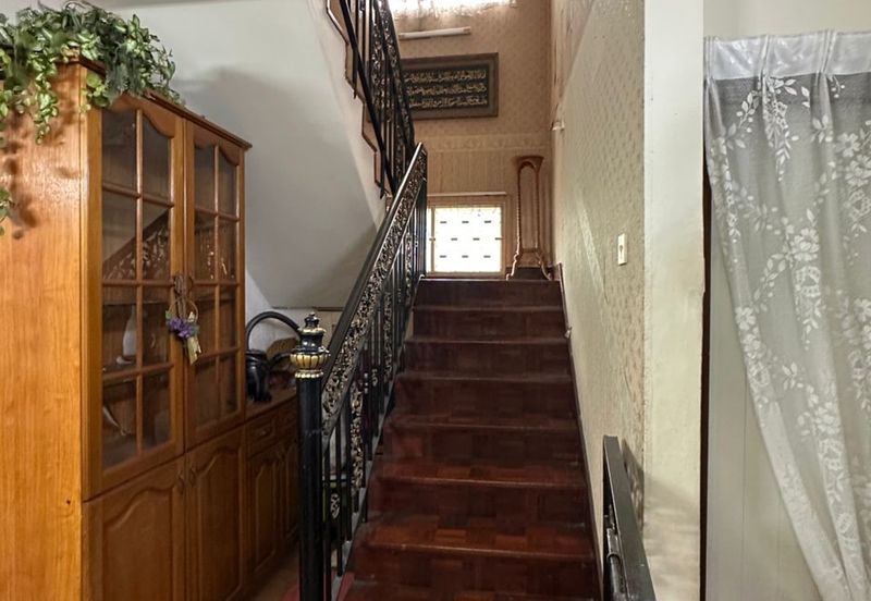 A Beautiful Renovated Double Storey Bungalow  For Sale In Kampung Tunku Petaling Jaya Selangor. Spacious Living, Dining , Freehold & Open To All.