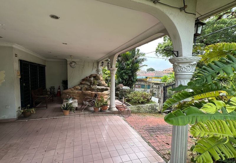 A Beautiful Renovated Double Storey Bungalow  For Sale In Kampung Tunku Petaling Jaya Selangor. Spacious Living, Dining , Freehold & Open To All.