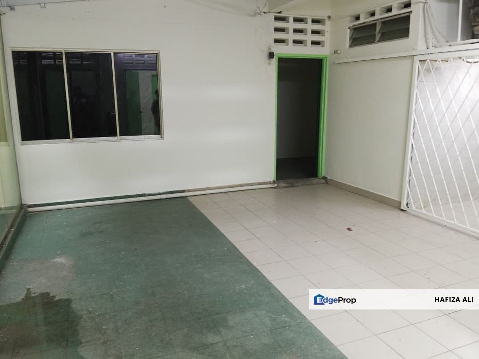 Flat For Rent Very Spacious  With 4 Rooms 2 Living And 2 Kitchen Area At Bukit Bintang Kuala Lumpur., Kuala Lumpur, Bukit Bintang