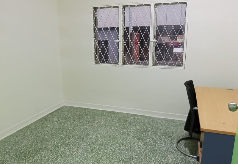 Flat For Rent Very Spacious  With 4 Rooms 2 Living And 2 Kitchen Area At Bukit Bintang Kuala Lumpur.