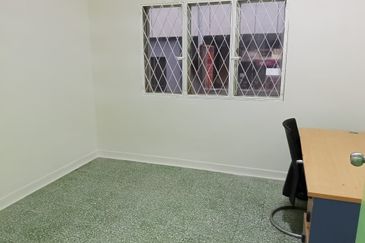 Flat For Rent Very Spacious  With 4 Rooms 2 Living And 2 Kitchen Area At Bukit Bintang Kuala Lumpur.