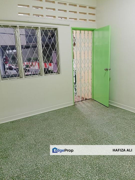 Flat For Rent Very Spacious  With 4 Rooms 2 Living And 2 Kitchen Area At Bukit Bintang Kuala Lumpur., Kuala Lumpur, Bukit Bintang