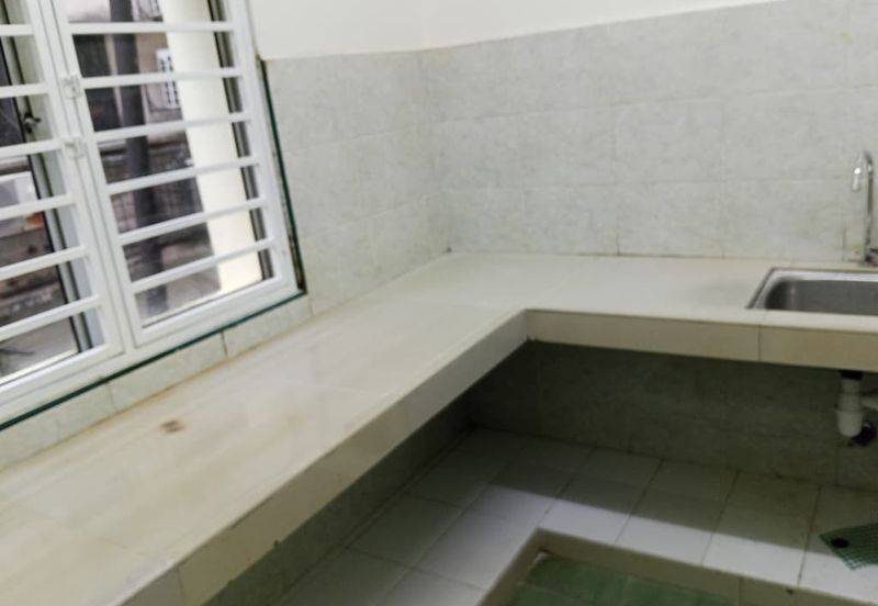 Flat For Rent Very Spacious  With 4 Rooms 2 Living And 2 Kitchen Area At Bukit Bintang Kuala Lumpur.