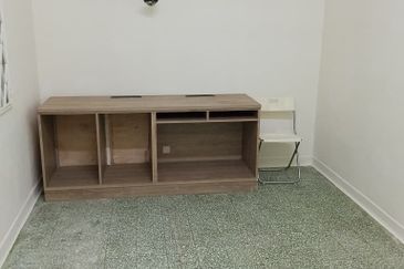 Flat For Rent Very Spacious  With 4 Rooms 2 Living And 2 Kitchen Area At Bukit Bintang Kuala Lumpur.