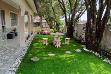 Double Storey Bungalow For Sale At SS1 Petaling Jaya Selangor.