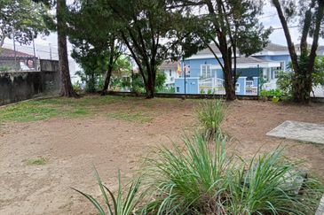 Double Storey Bungalow For Sale At SS1 Petaling Jaya Selangor.